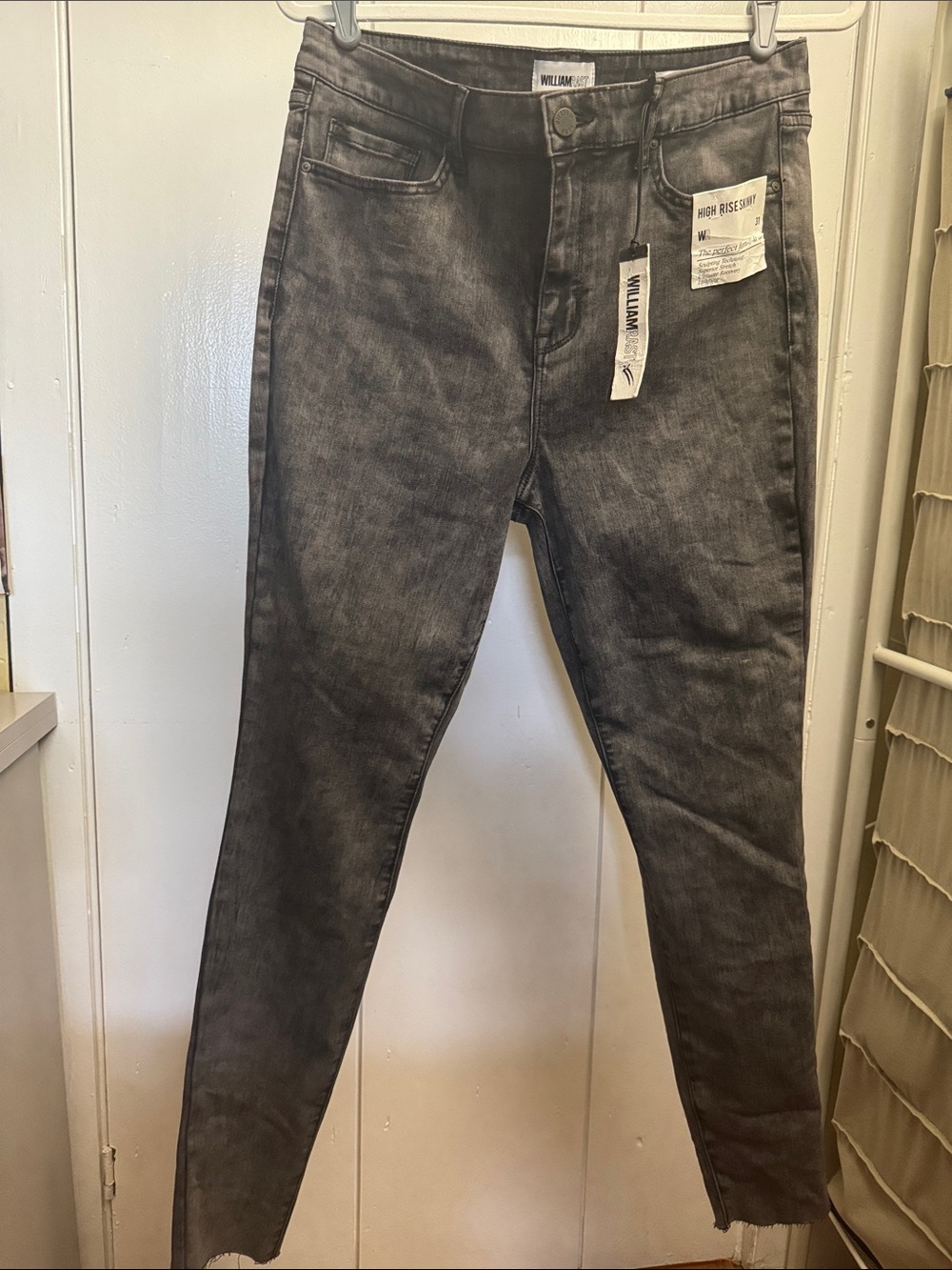 William Rast Juniors High Rise Sculpted Skinny Jeans Gray /Washed Black Size 31